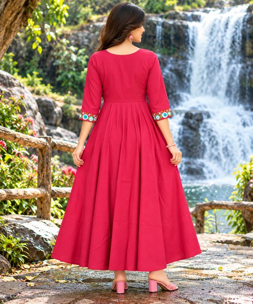 Shiny Mal Chanderi Pink Floral Embroidered Flared Umberla Kurti_femizone 1