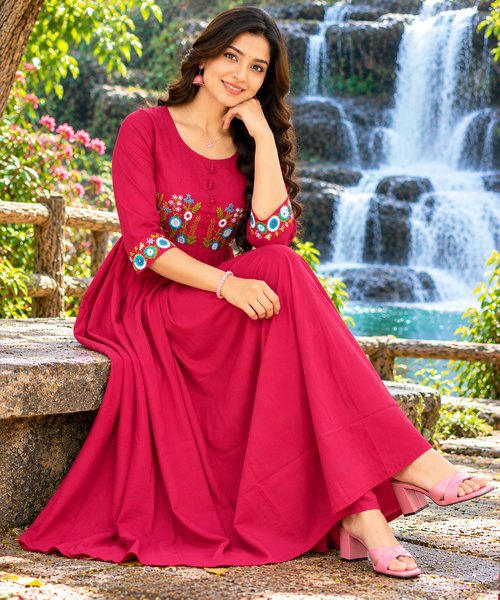 Shiny Mal Chanderi Pink Floral Embroidered Flared Umberla Kurti_femizone 2